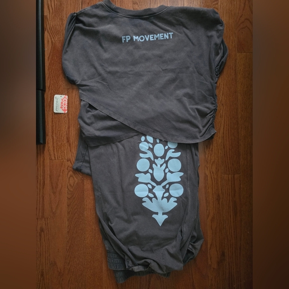 NWT FP Movement Hot Shot Logo Crossover Set Dark Shadow - Picture 13 of 15